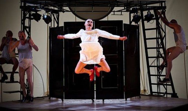 SYDNEY FESTIVAL - THE RED SHOES