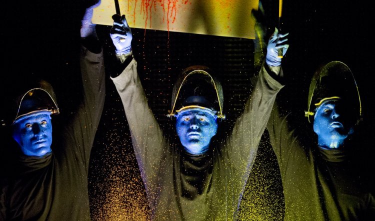 BLUE MAN GROUP