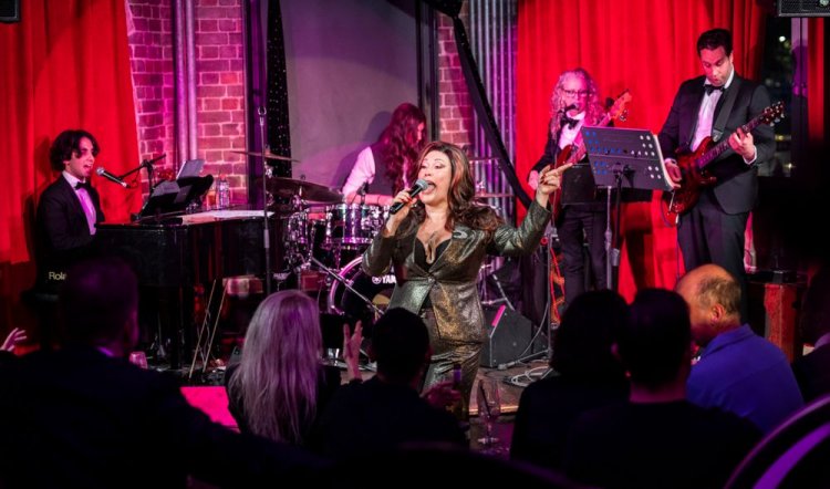 CATHERINE ALCORN LIVE AT GINGERS