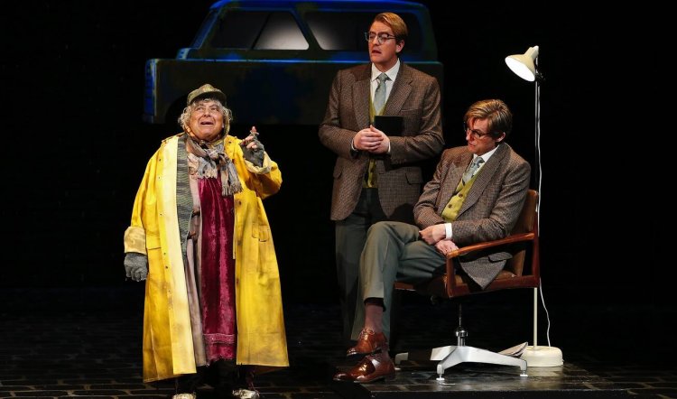 THE LADY IN THE VAN - MELBOURNE