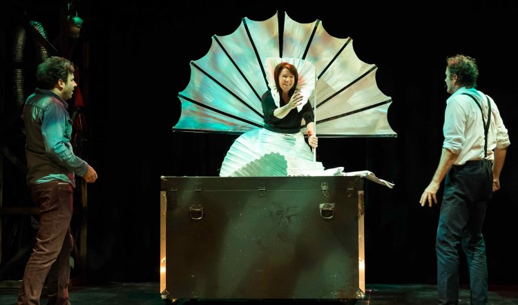 THE 13 STOREY TREEHOUSE