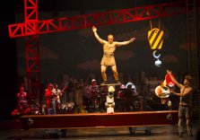 CIRCUS OZ - CRANKED UP