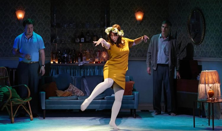 WHO'S AFRAID OF VIRGINIA WOOLF?