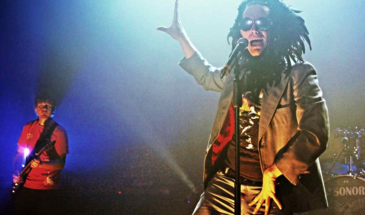 SYDNEY FESTIVAL - YOUNG, HARD AND SOLO