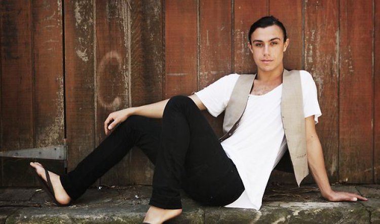 TOM SHARAH - THAT 90S SHOW